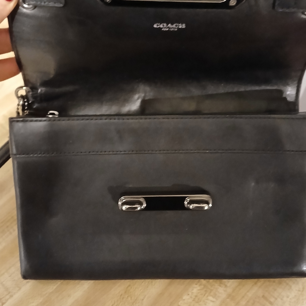 SOLD DO NOT BUT Coach Swagger Black Wristlet LIKE NEW & STUNNING - Picture 9 of 10